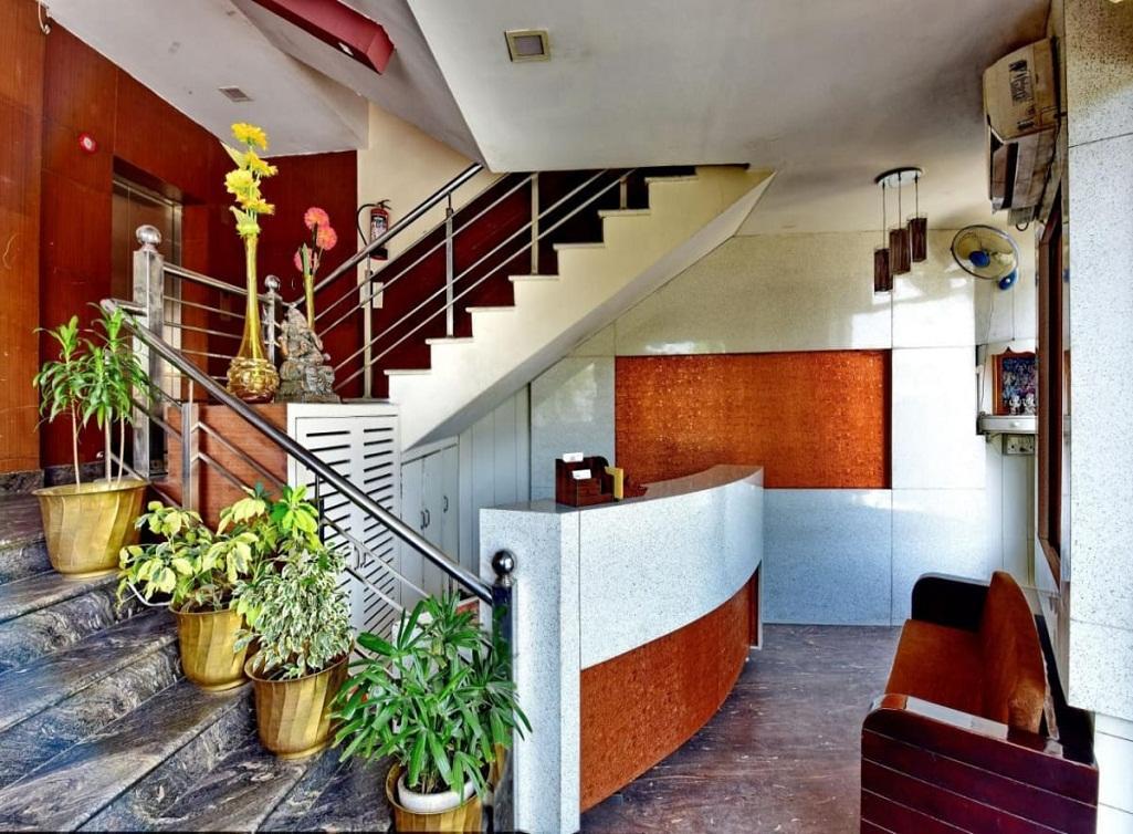 D2M Hotel Rohtak Buitenkant foto
